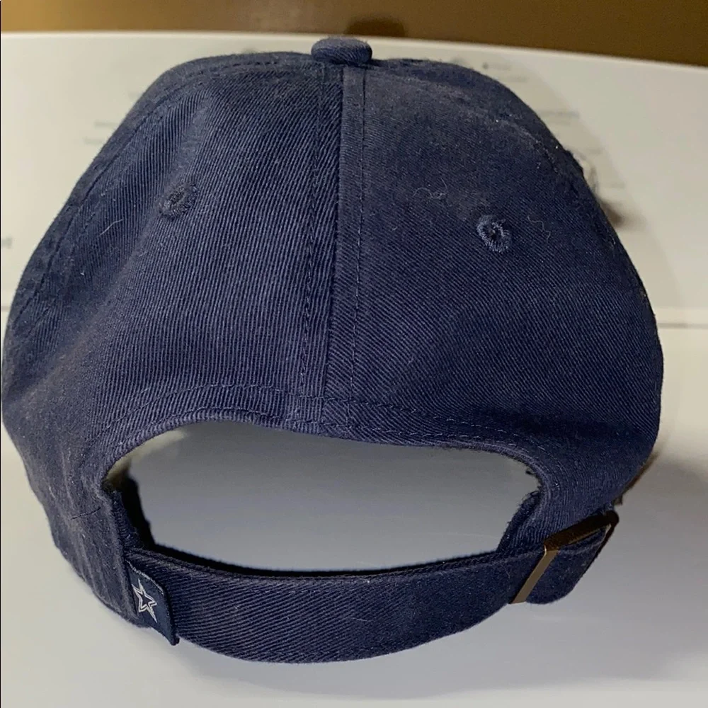 ‘47 Dallas Cowboys Navy Blue Embroidered Hall of Fame Adjustable Hat. - Picture 4 of 7